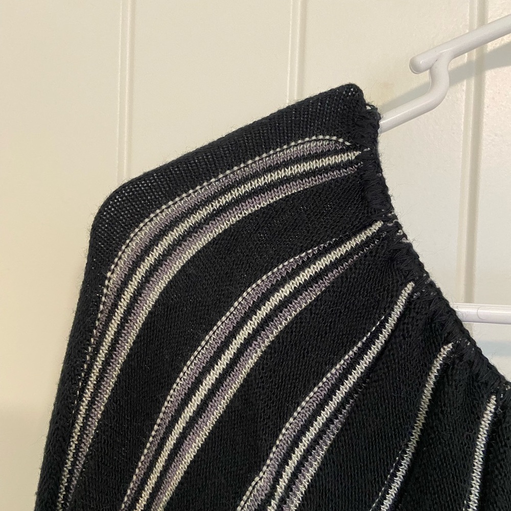EUC 212 New York women’s black white striped knit loose stretchy sweater large - Picture 4 of 5